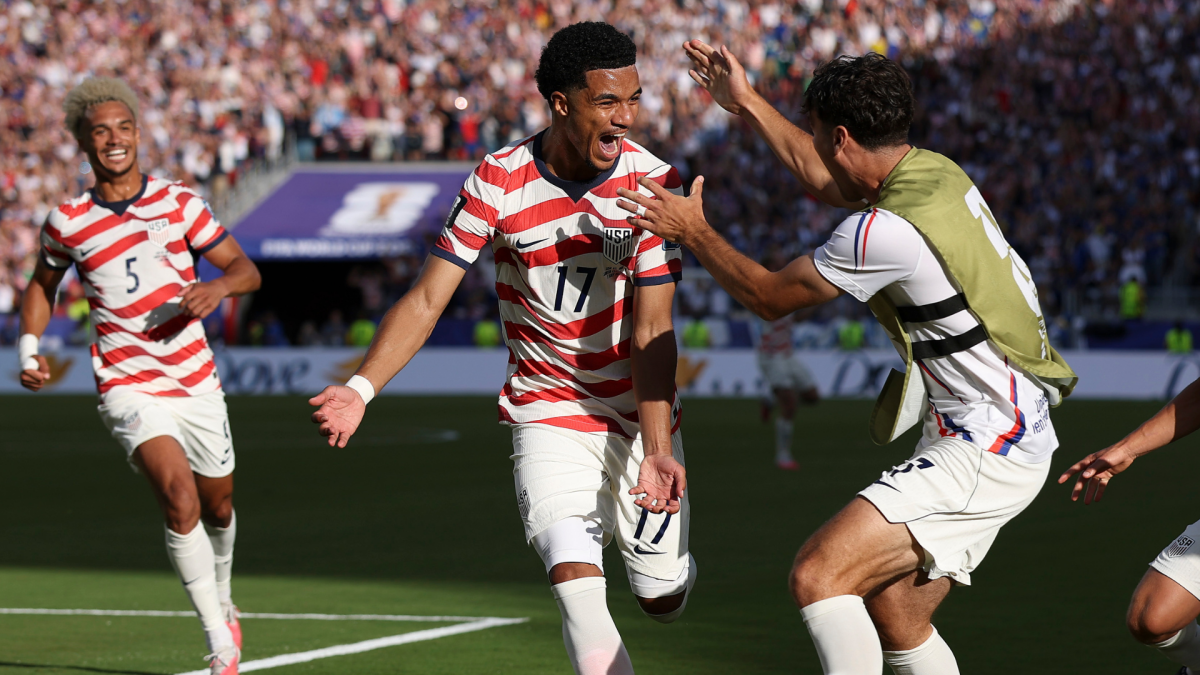 USMNT survive Folarin Balogun red card, eliminate Bosnia and Herzegovina 2-0; Belgium up next in World Cup